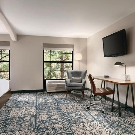 Four Points By Sheraton Raleigh Arena Eksteriør billede