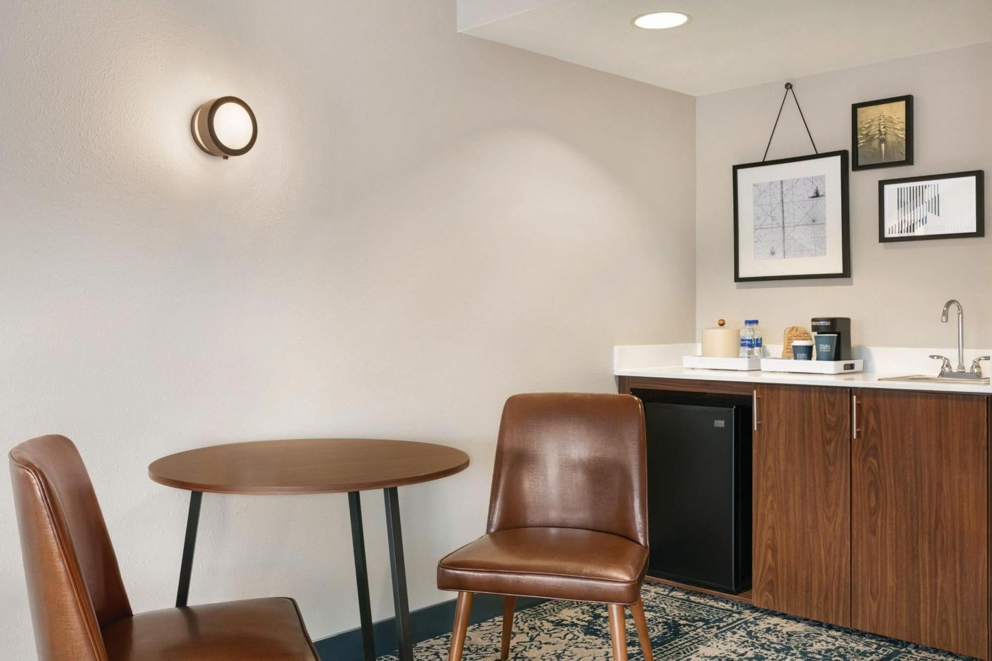 Four Points By Sheraton Raleigh Arena Eksteriør billede
