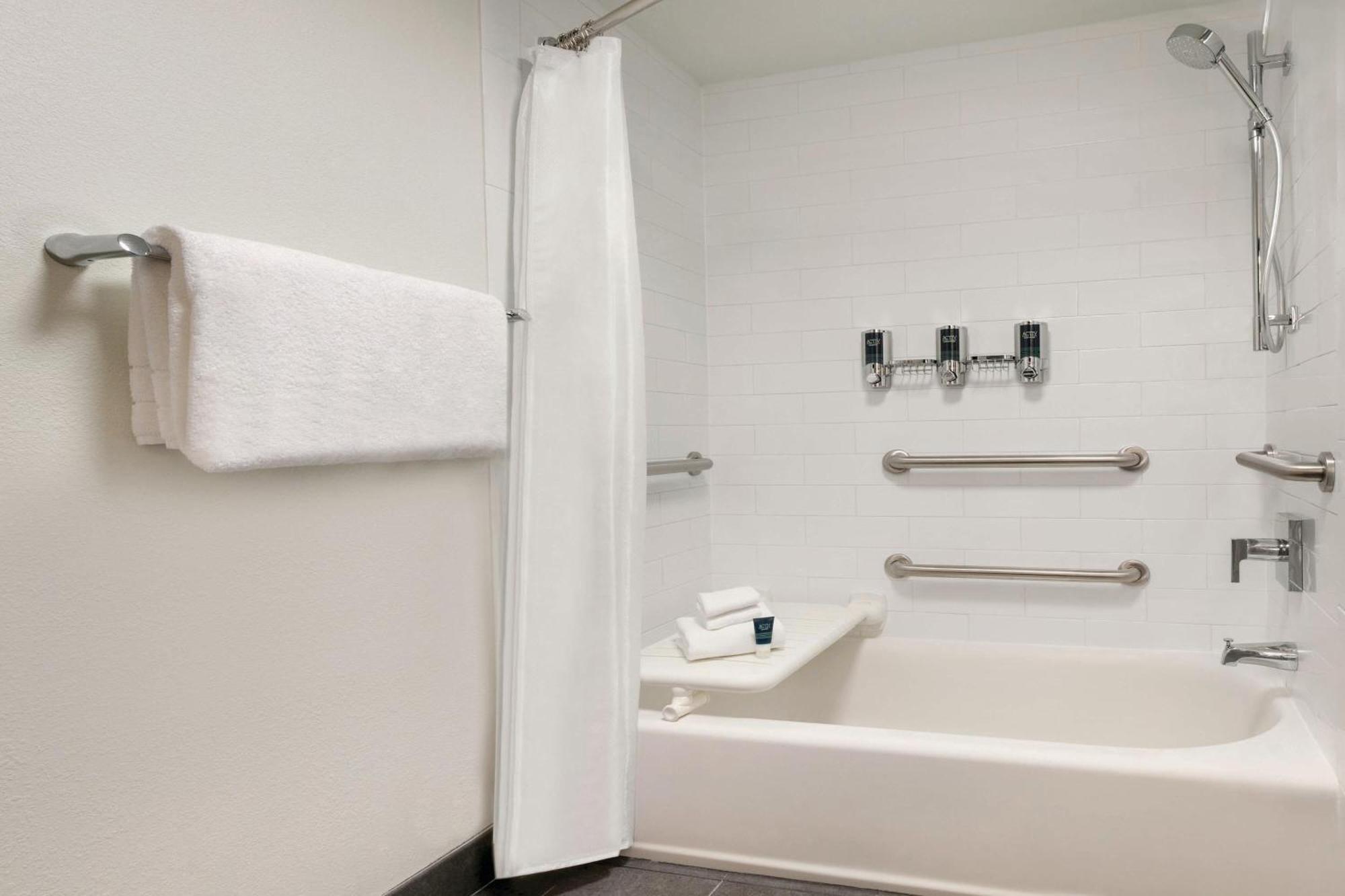 Four Points By Sheraton Raleigh Arena Eksteriør billede